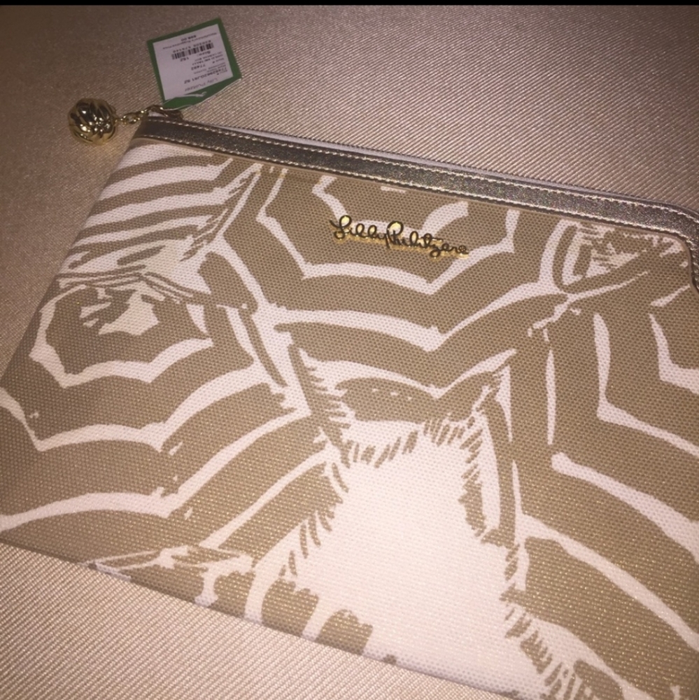 NWT. Lilly Pulitzer clutch/ tech bag